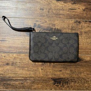 NEW Coach two toned branded wristlet